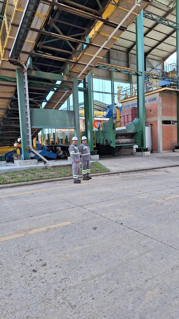 Equipo JRYS en planta industrial